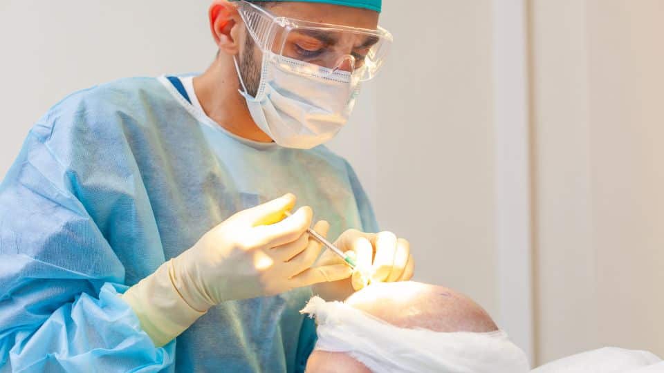 מהתקרחות לצמיחה מחודשת: כיצד השתלת שיער יכולה לשנות את המראה שלך